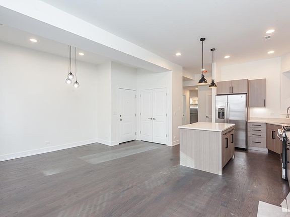 4th image of 807 W Bradley Pl APT 1-A