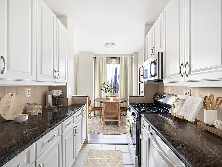 480 2nd Ave #25E — Photo 2