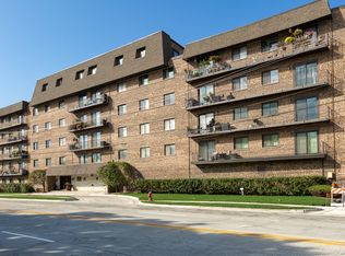 960 S River Rd APT 305, Des Plaines, IL 60016