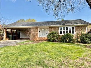 2914 W Cornwallis Dr, Greensboro, NC 27408