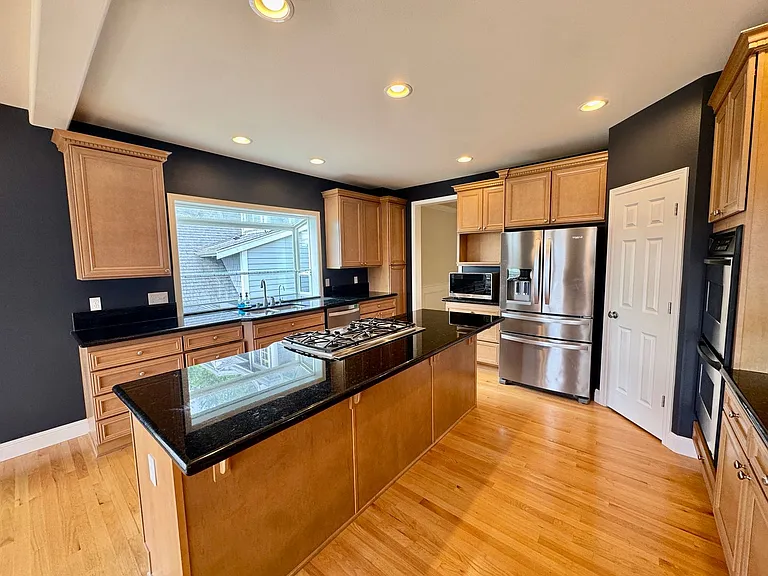 8310 NE 187th Way — Photo 5