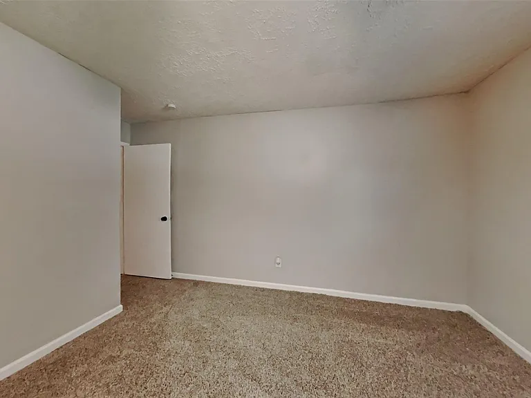 14227 Bella Dr — Photo 11