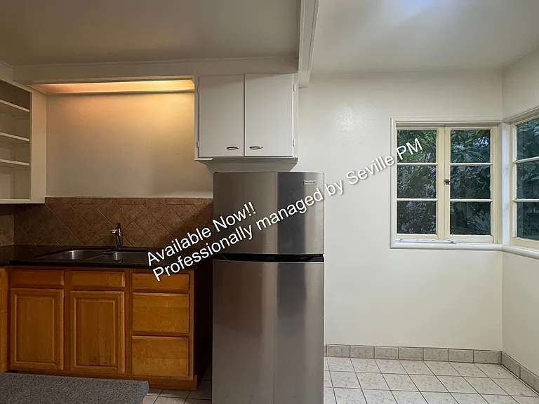 1526 Arch St #5 — Photo 4