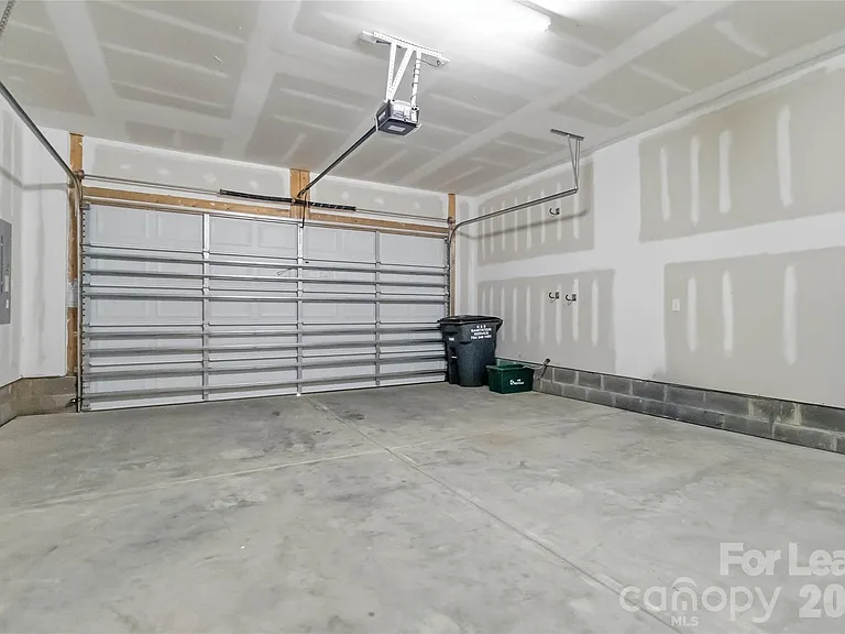 371 S Bruns Ave — Photo 29