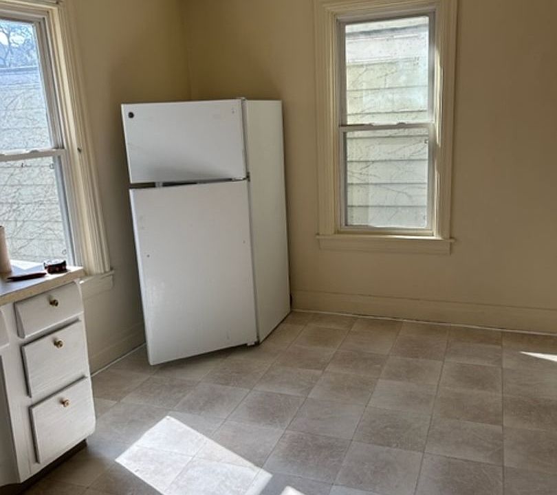 1st image of 24 S 7th St #854900DE2