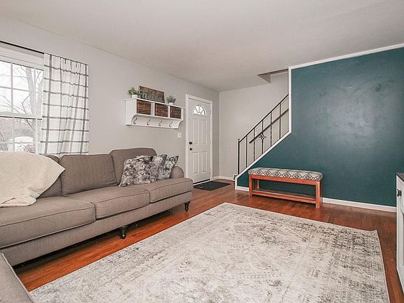 2nd image of 210 Inwood Blvd