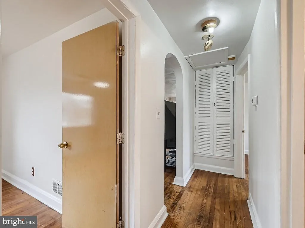 3 bed, 1800 sqft, $2,800 — Photo 4