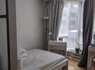 55 Centre Ave #604, Toronto, ON M5G2H5