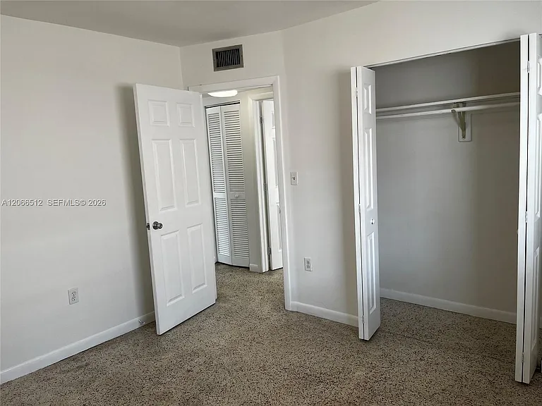 928 SW 30th Ave #3 — Photo 15