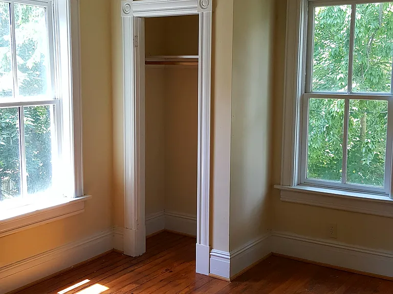614 S Laurel St #B — Photo 9