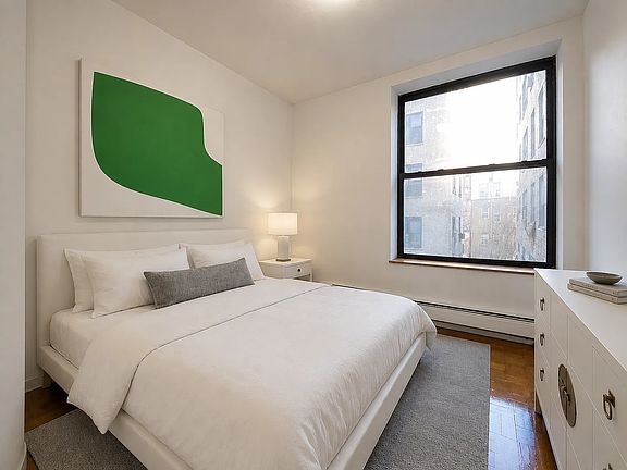 3rd image of 304 W 92nd St #5V
