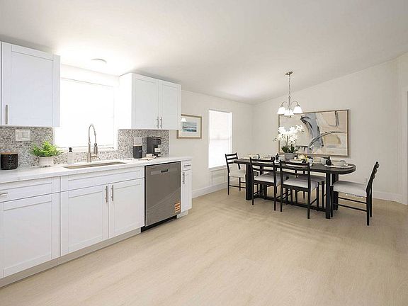 4th image of 11311 SW 13th Pl #40/11
