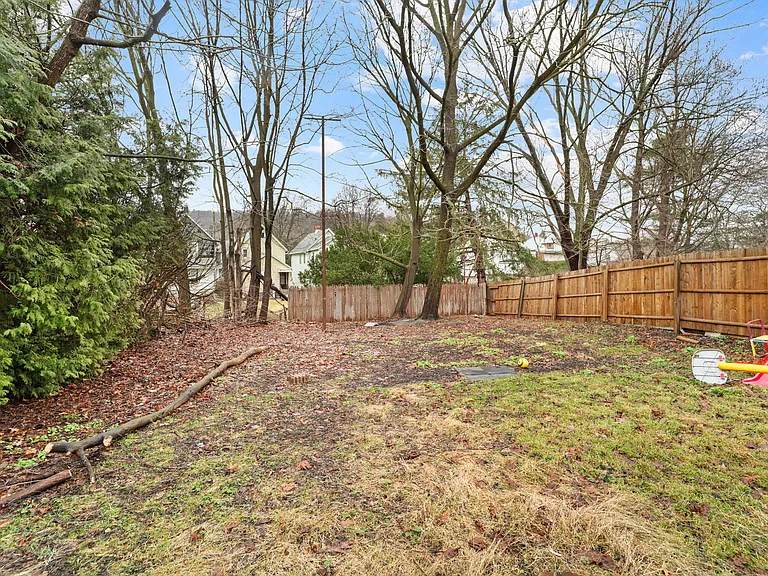 28 Lydia St #1-F — Photo 12