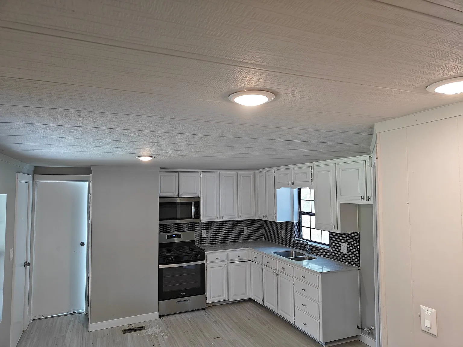 4 bed, 1340 sqft, $1,500 — Photo 4