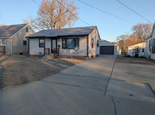 946 8th St SE, Mason City, IA 50401