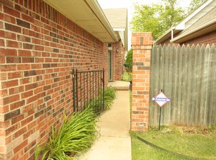 3821 Highpoint Ct, Norman, OK 73072