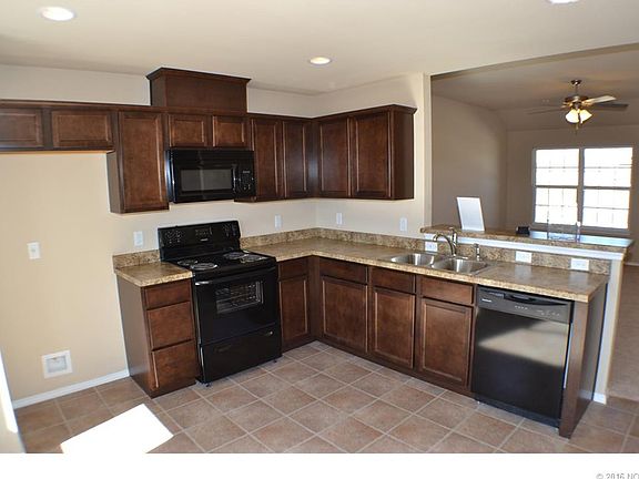4th image of 14920 N Pin Oak St