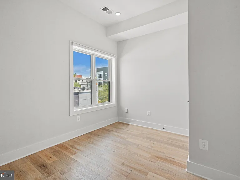 1130 Penn St NE #6 — Photo 13