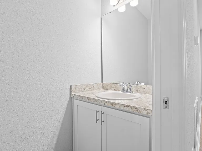 Powder room for convenience and guest comfort!