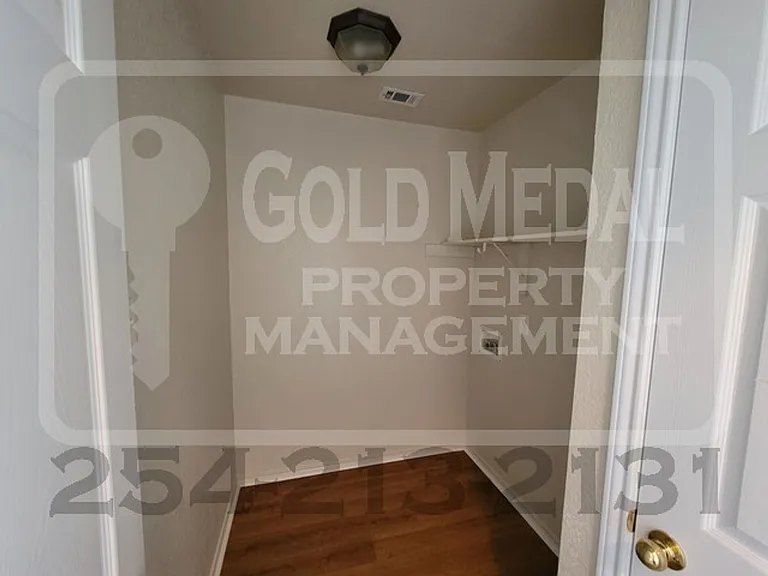 106 Lark St — Photo 5