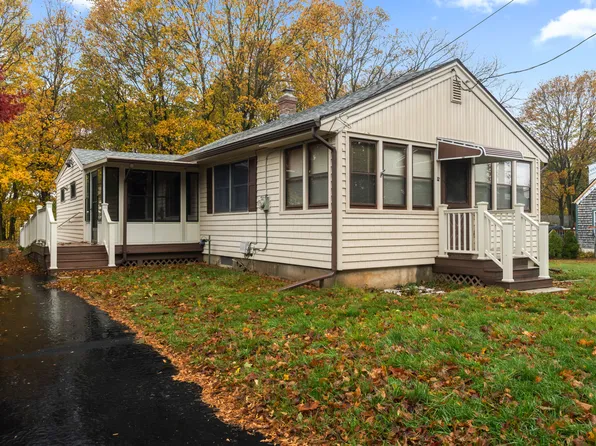 12 Pine Street, Waterford, CT 06385