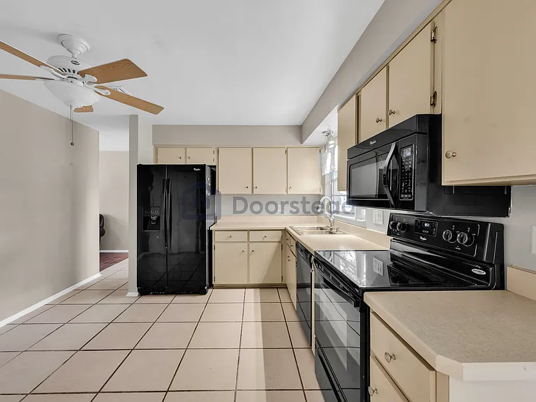 9437 Graystoke Ln — Photo 17