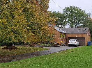 6415 Olde York Rd, Parma Heights, OH 44130