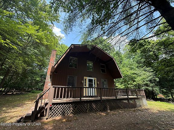 3rd image of 2542 Skyway Dr