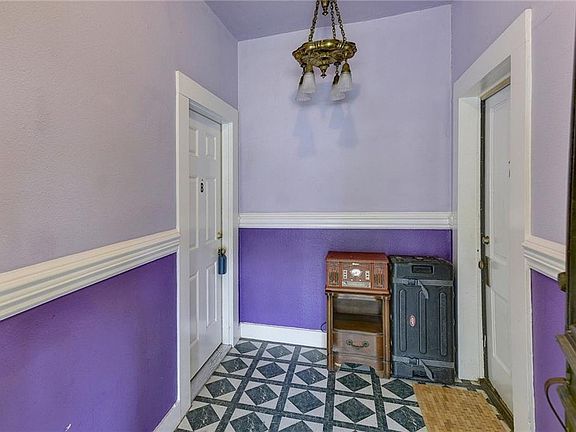 4th image of 1606 Nickerson St Building B