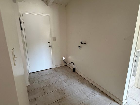4th image of 1285 Tuttle Ln APT 5