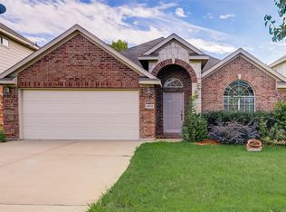 4905 Summer Oaks Ln, Fort Worth, TX 76123