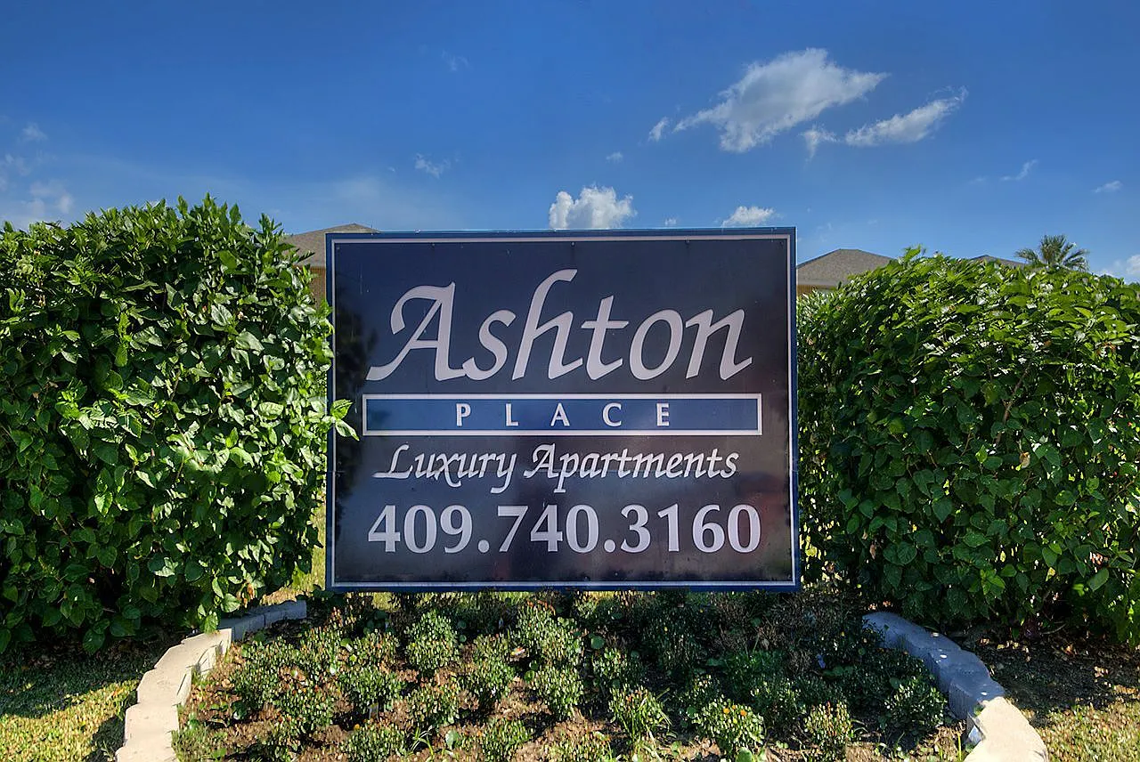 ASHTON PLACE APARTMENTS — Photo 1