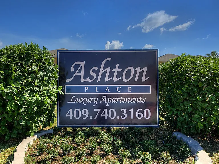 ASHTON PLACE APARTMENTS — Photo 1