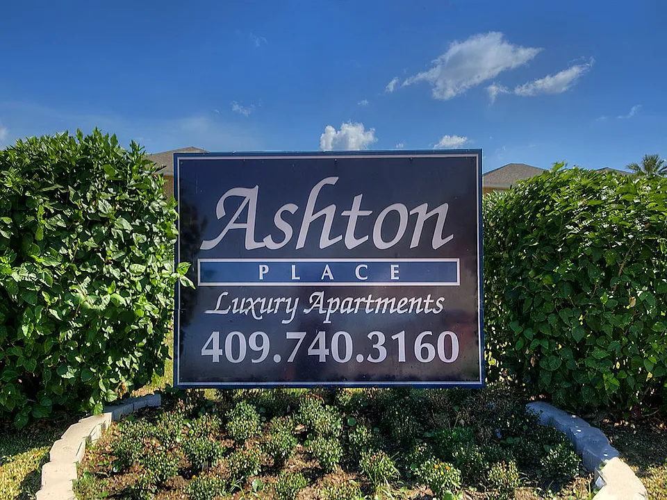 ASHTON PLACE APARTMENTS