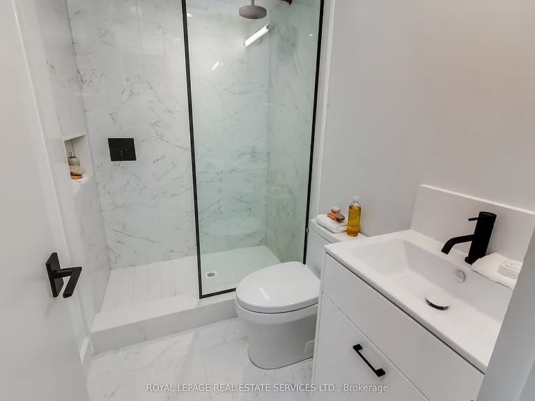 126 Hudson Dr — Photo 15