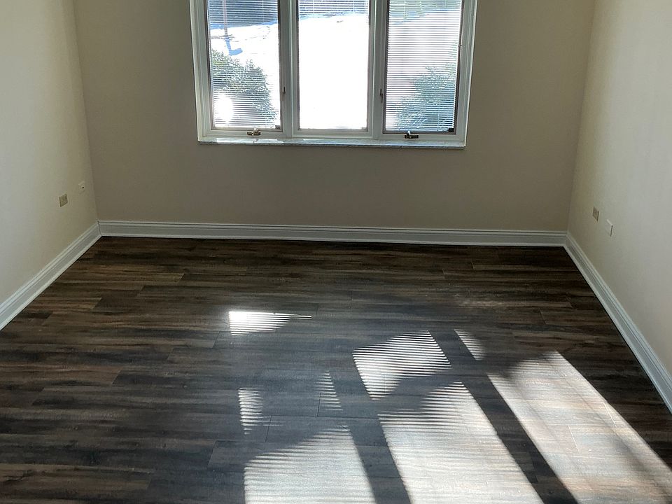 2nd image of 925 Sumner St #921