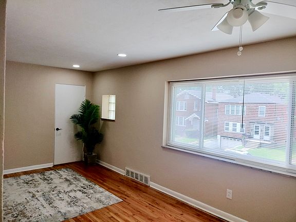 5th image of 7025 Dartmouth Ave Floor 2