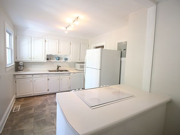 5th image of 401 Wedgewood Dr