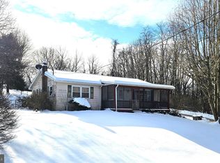 91 W Ridge Ave, Mifflintown, PA 17059