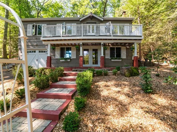 30 Marldon Rd, Brookfield, CT 06804