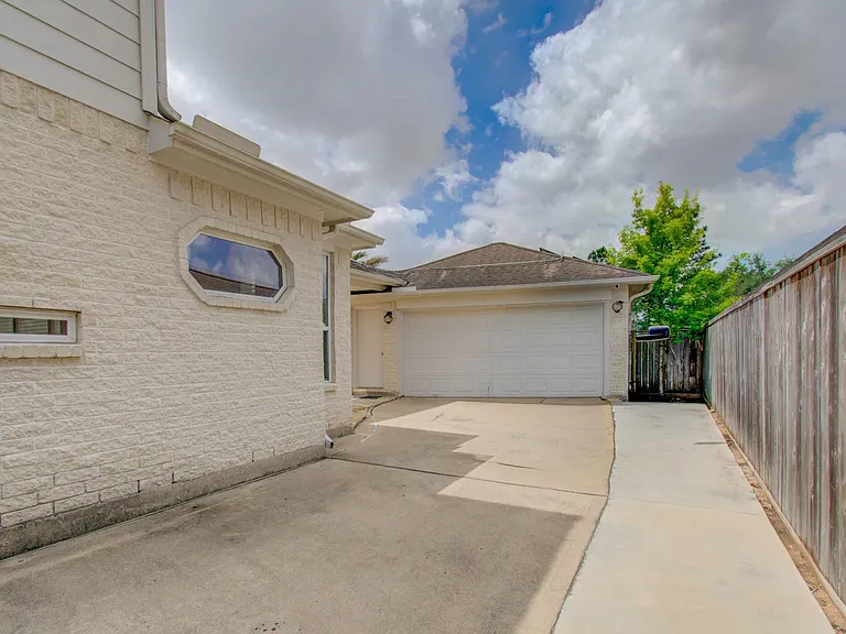 1510 Lake Grayson Dr — Photo 43