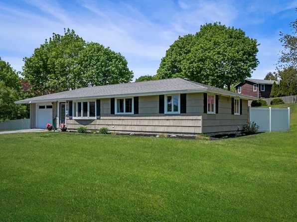 28 Dale St, Peabody, MA 01960