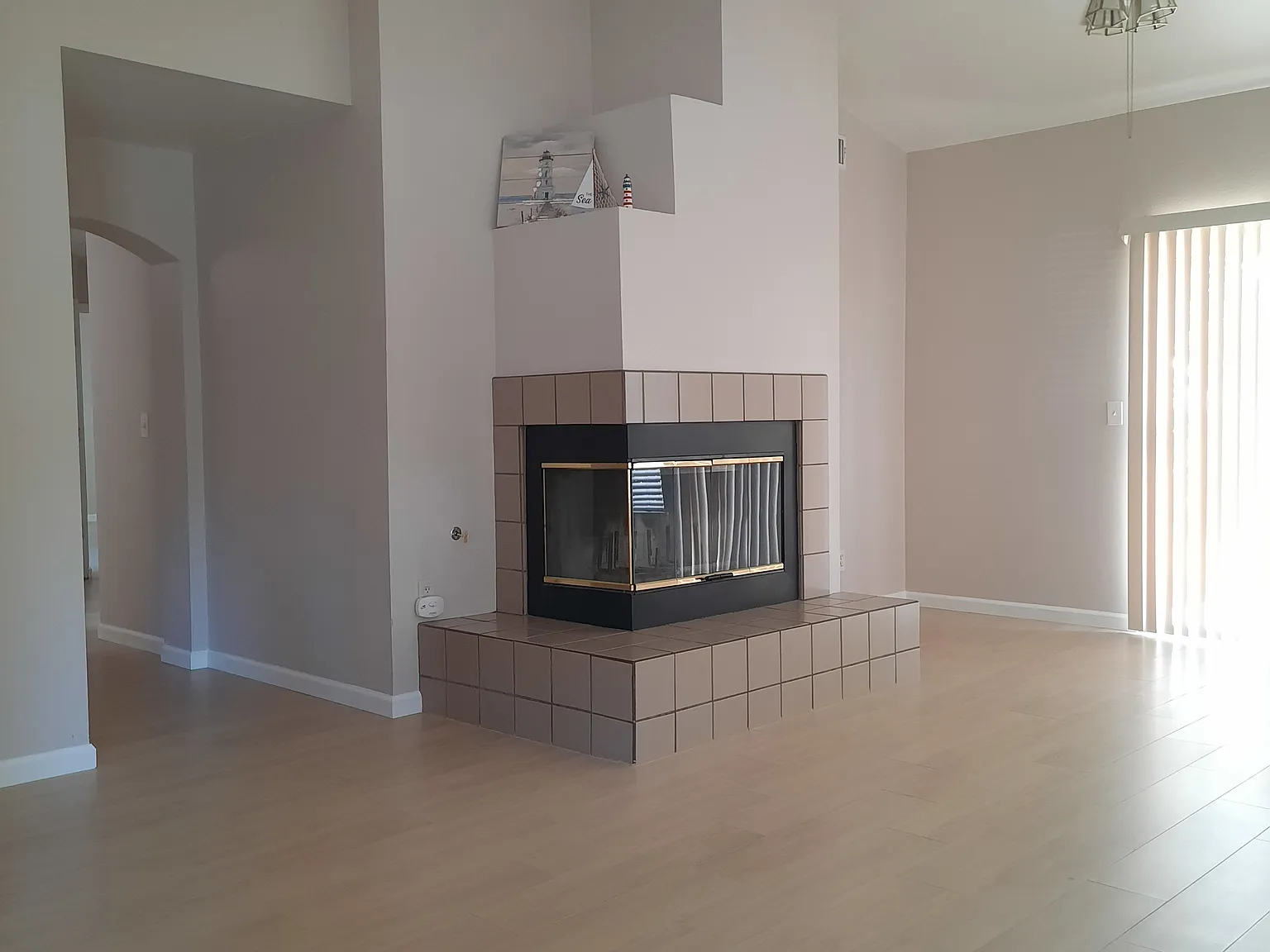 3 bed, 1353 sqft, $2,450 — Photo 3