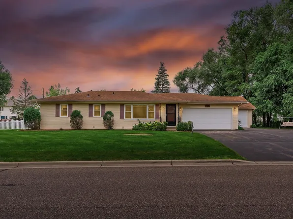 9120 207th St W, Lakeville, MN 55044