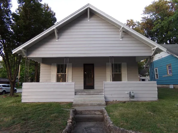 1102 S Santa Fe Ave, Chanute, KS 66720