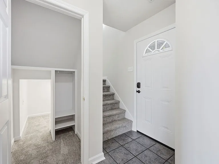 302 Mann St — Photo 12