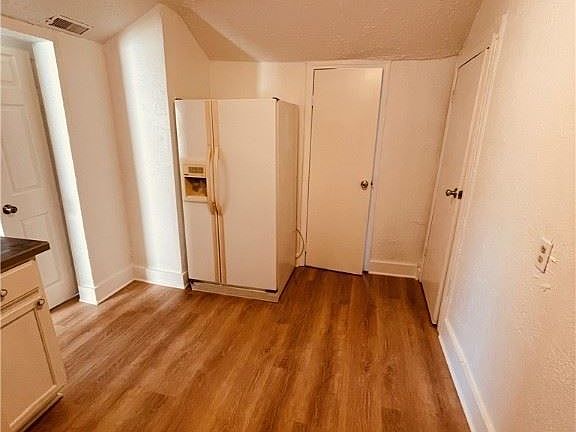 3rd image of 511 Lawnview Ave
