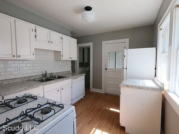 5th image of 4419 Wyoming St