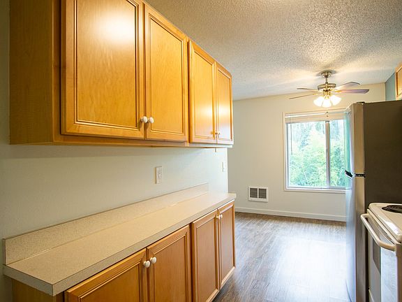 5th image of 4030 SE Gladstone St #13