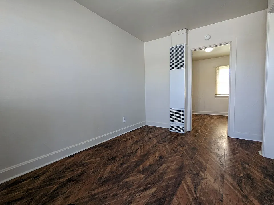 3787 Franklin Blvd #4